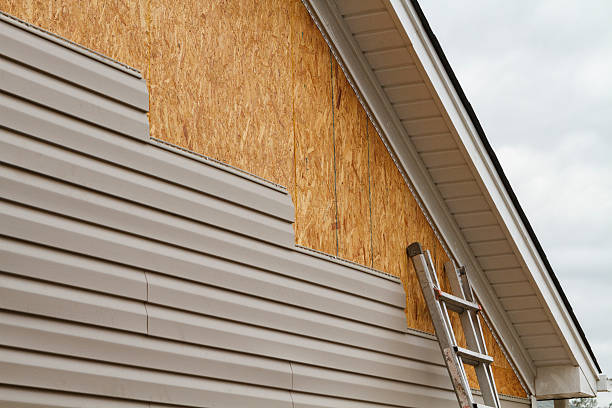 24/7 Emergency Storm Damage Siding Repair experts in Columbus, NC